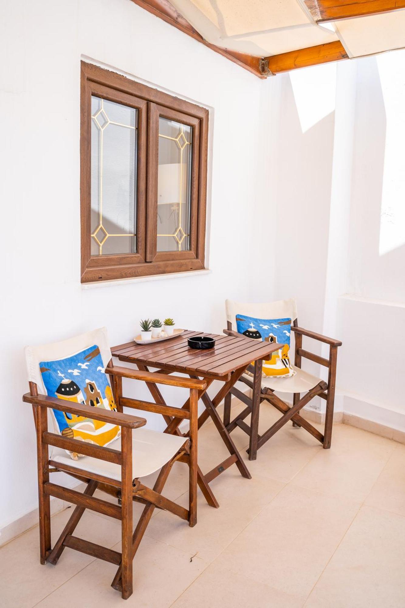 Mimis & Connie 2 Apartment Karpathos Town  Exterior photo