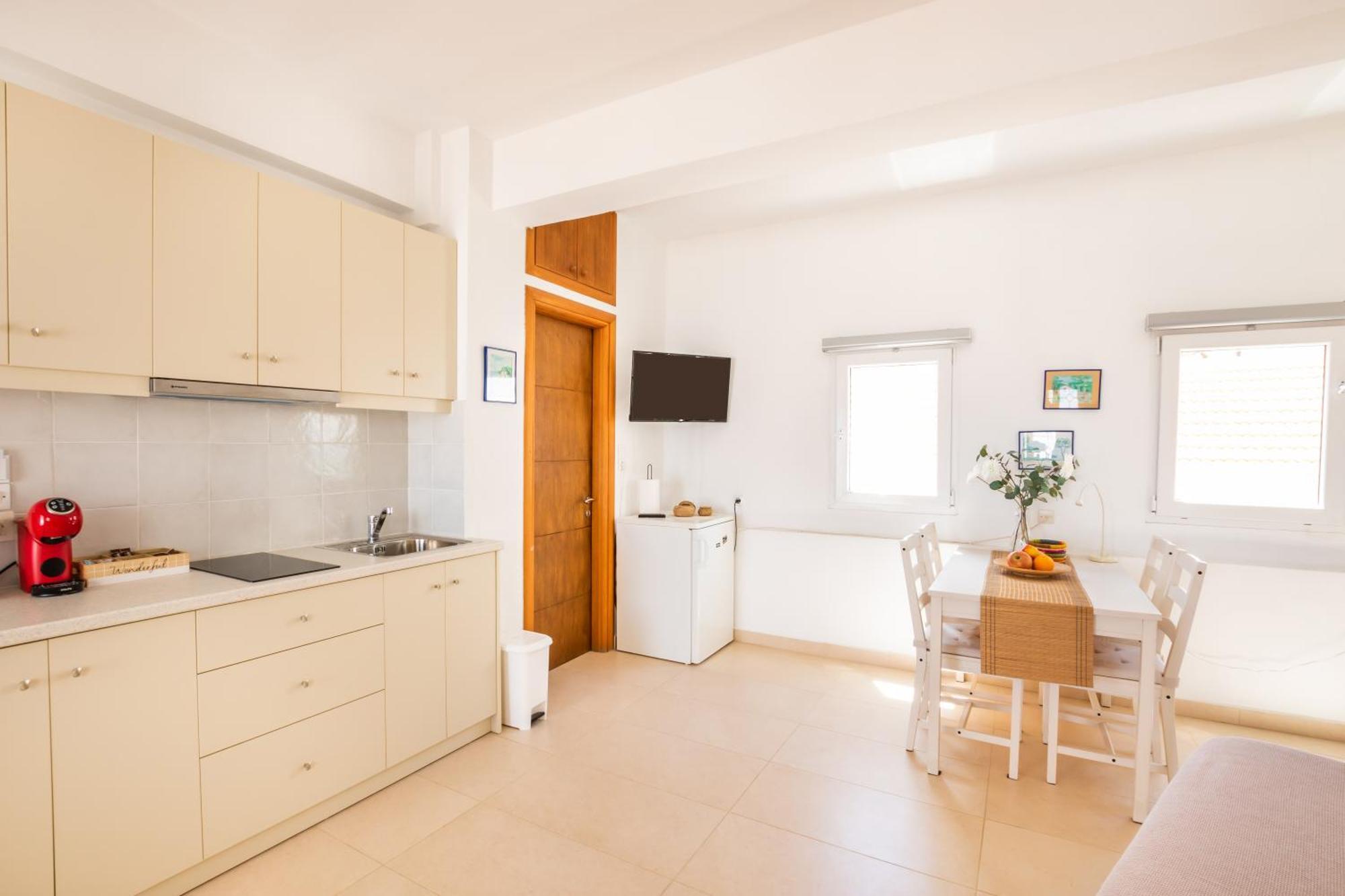 Mimis & Connie 2 Apartment Karpathos Town  Exterior photo
